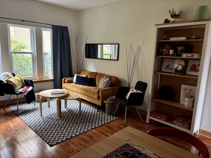 Property Photo:  4411 N Sacramento Avenue 1  IL 60625 