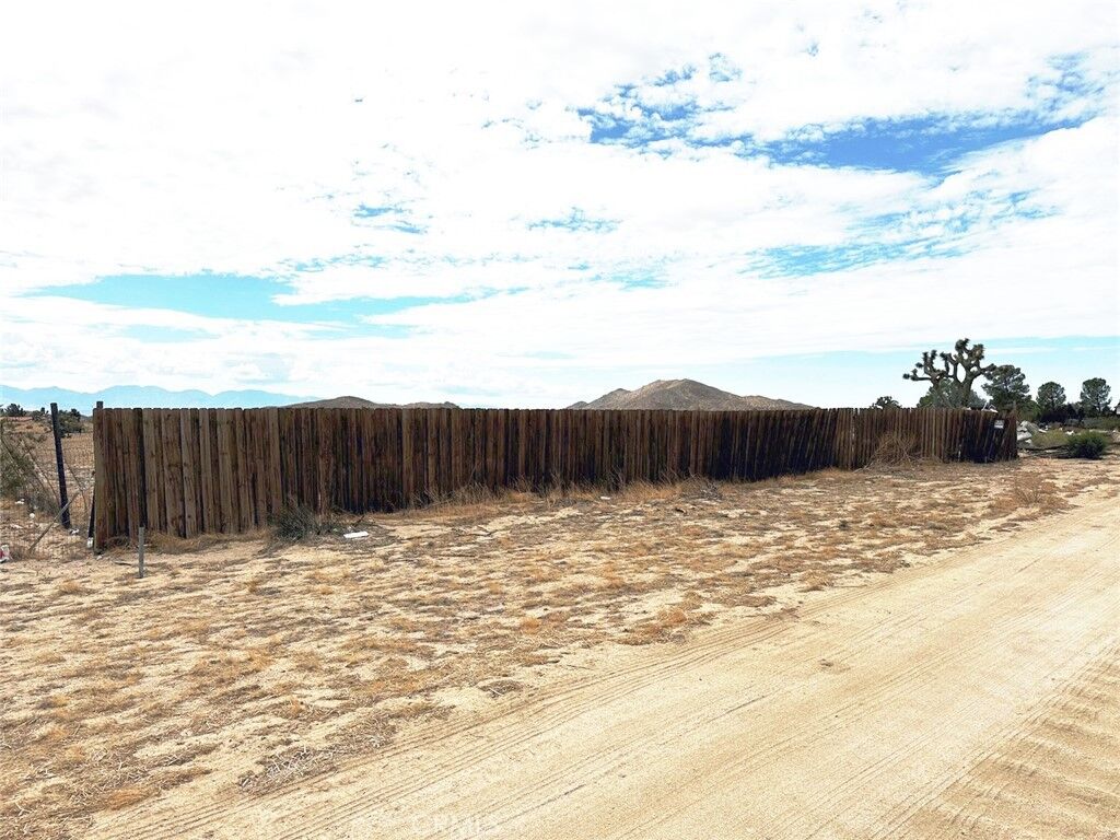 Property Photo:  20232 E Lancaster Blvd  CA 93535 