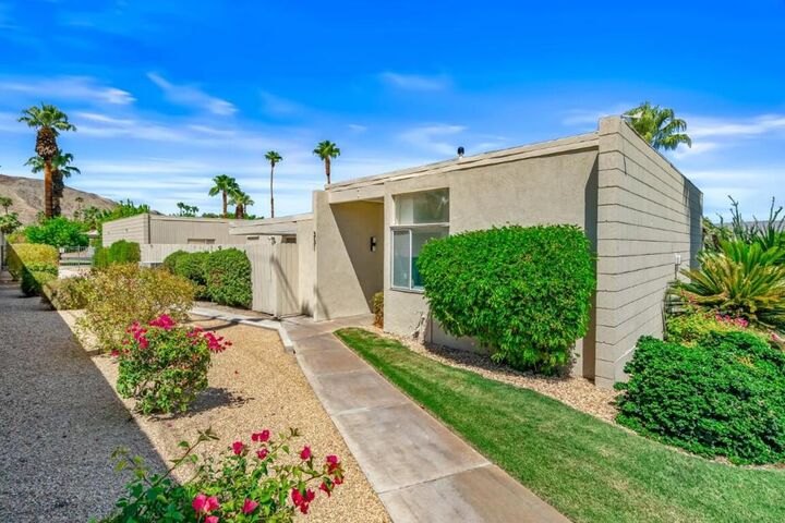 Property Photo: 331 Sandpiper Street CA 92260