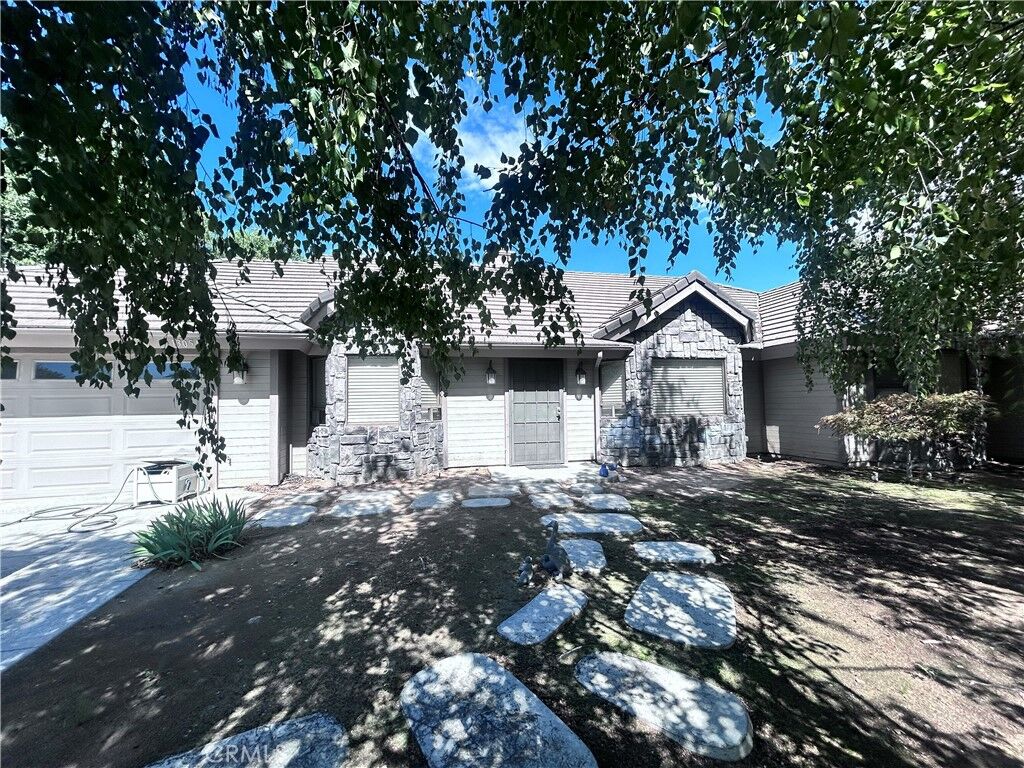 Property Photo:  13054 Oak Crest Drive  CA 92399 