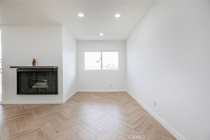 Property Photo:  570 W Stocker Street 201  CA 91202 