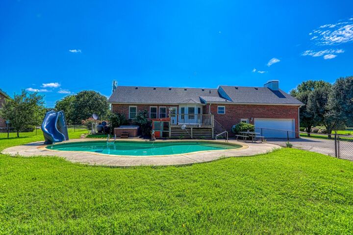 Property Photo:  229 Shady Ln  TN 37188