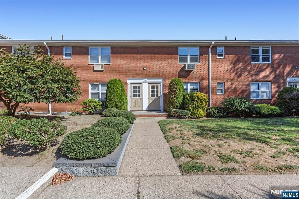 Property Photo:  50 Knox Terrace 1B  NJ 07470 