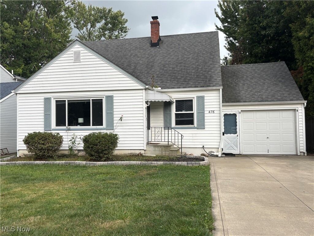 Property Photo:  476 Woodstock Road  OH 44095 