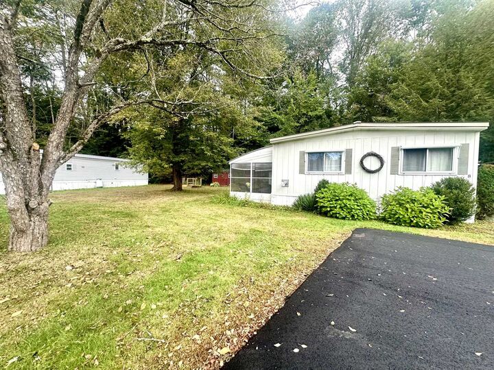 Property Photo: 8 Phoebe Court NH 03431