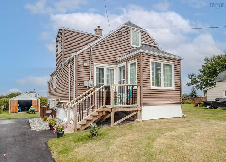 3 Essex Street  Glace Bay NS B1A 5H3 photo
