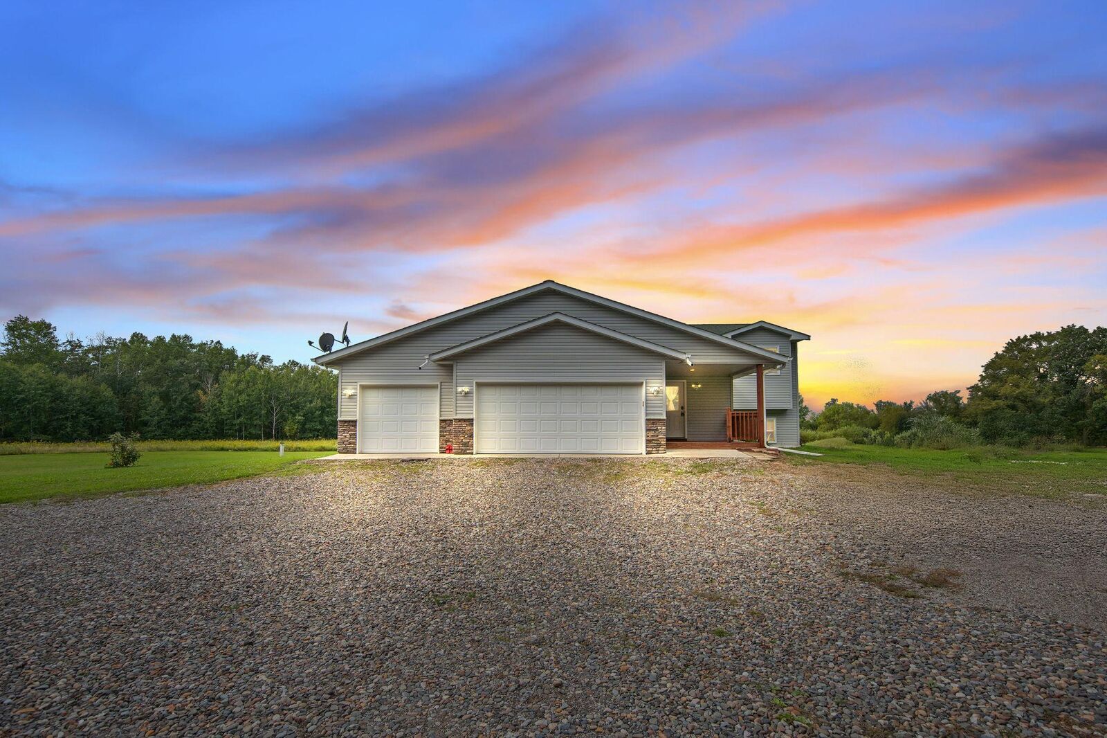 Property Photo: 4569 Hummingbird Road MN 55006