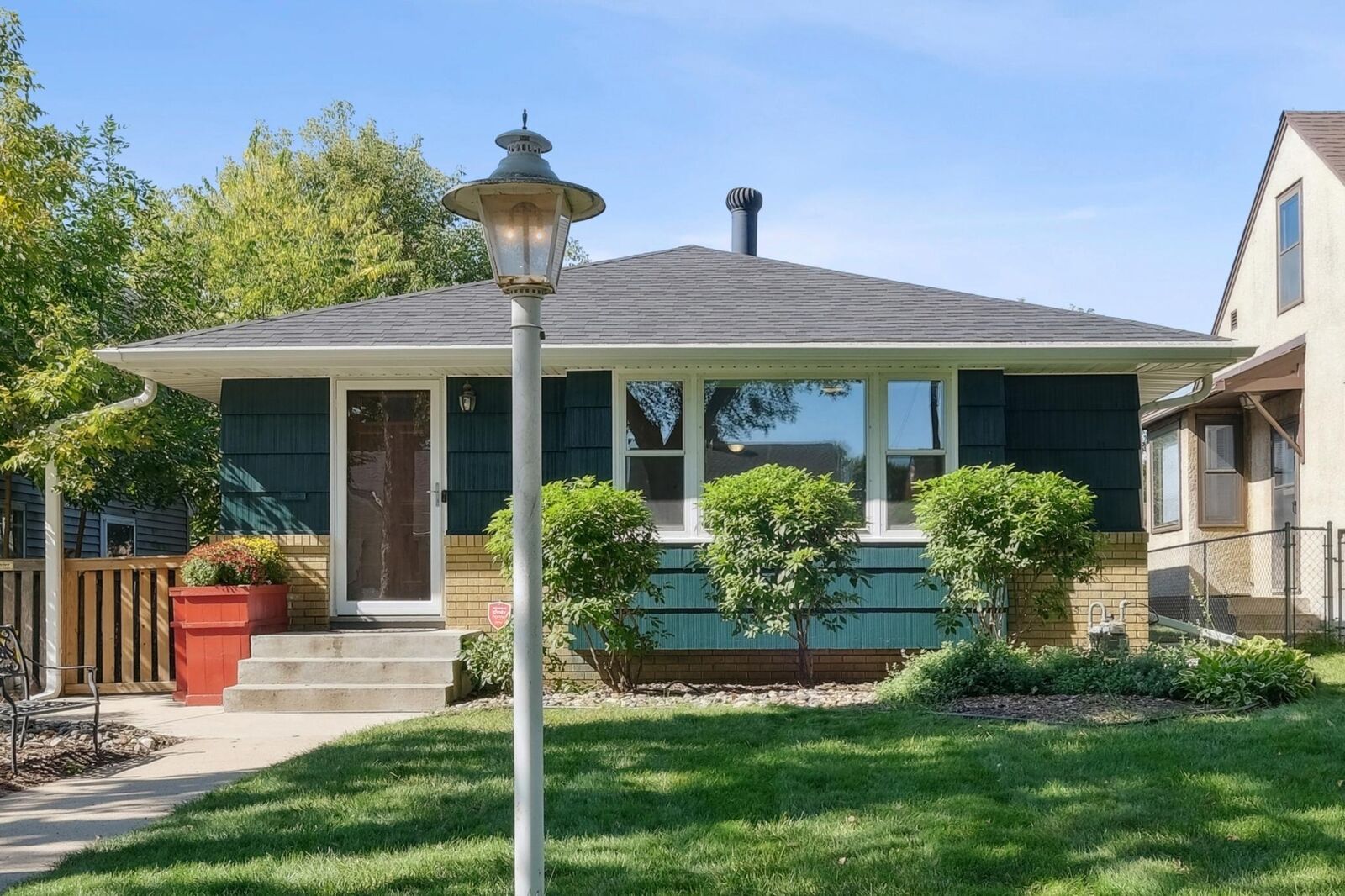 Property Photo:  5720 25th Avenue S  MN 55417 