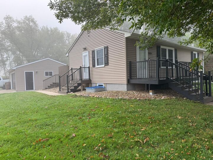 Property Photo:  616 Cherry Avenue  MN 56007 