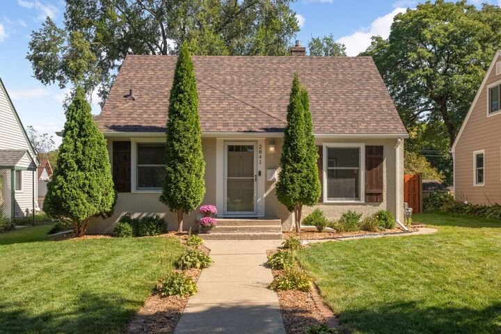 Property Photo:  2841 Edgewood Avenue S  MN 55426 