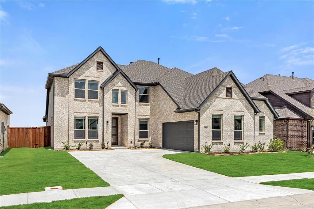 Property Photo: 1028 Moss Grove Trail TX 76247