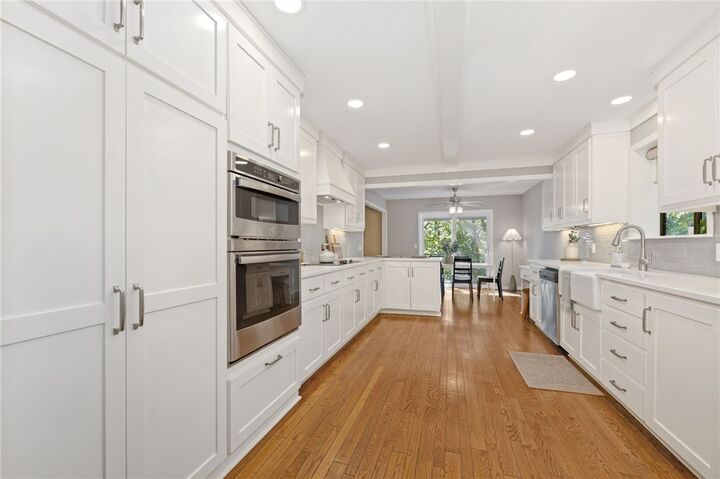 Property Photo: 2832 Hyland Park Road AR 72701