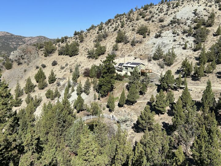MLS#220209685: 16240 Lost Coyote Lane, Mitchell, OR 97750