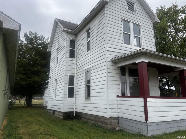 635 S Locust Street  Centralia IL 62801 photo