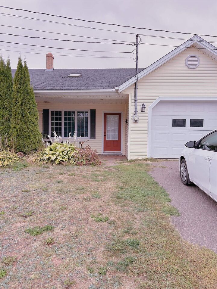 Property Photo:  71 Lowther Drive  PE C0A 1H0 