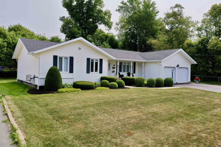 30 Westwood Crescent  Charlottetown PE C1A 2S9 photo