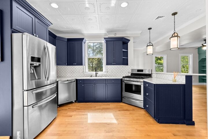 Property Photo:  38 Russell St 4  MA 02360 