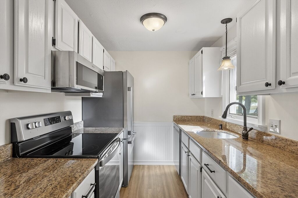 Property Photo:  81 Cortland Cir 81  MA 01453 