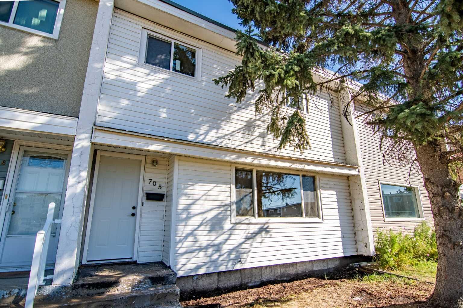 Property Photo:  705 Terrace Park  AB T4N 1V8 