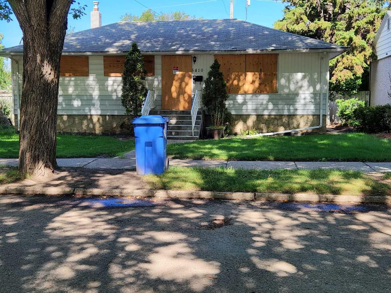 Property Photo:  5410 46 Street  AB T9V 0E3 