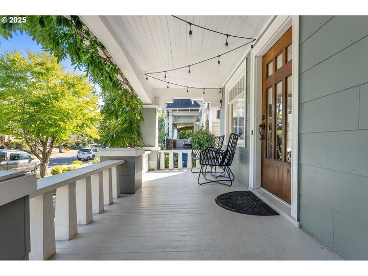 Property Photo:  1623 SE 41st Ave  OR 97214 