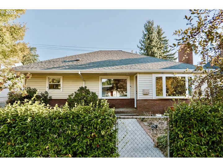 Property Photo:  109 NW 40th St  WA 98660 