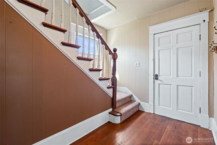 Property Photo:  1118  Thompson Street  WA 98390 