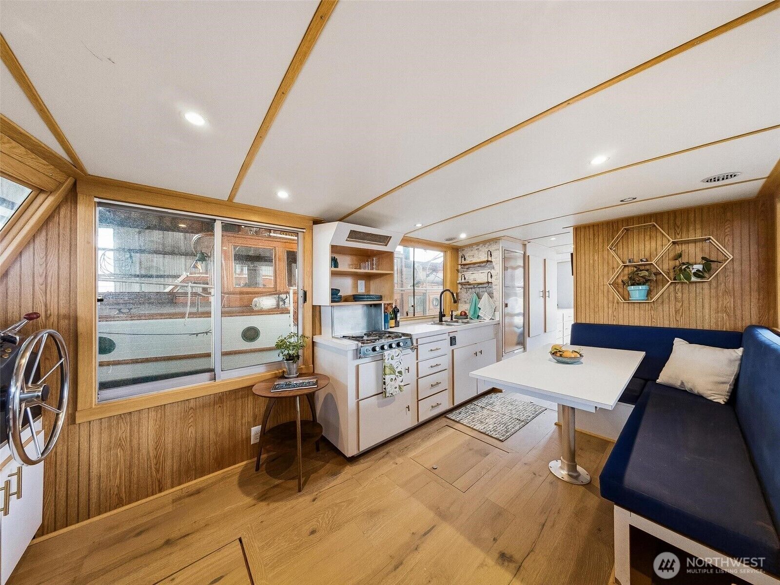 Property Photo:  2401 N Northlake Way  WA 98103 