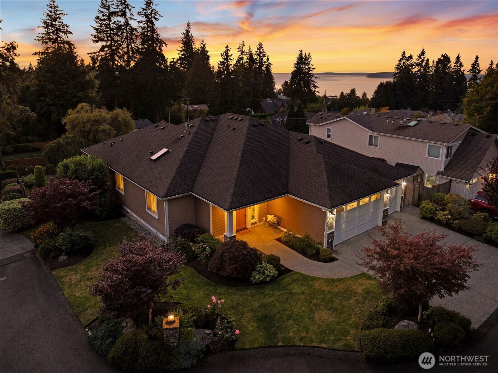 Property Photo:  8508  184th Street SW  WA 98026 