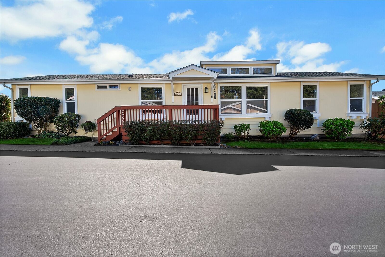 Property Photo:  24007  222nd Place SE 86  WA 98038 