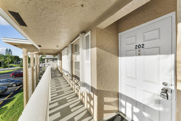Property Photo:  1050 Citrus Way 202  FL 33445 