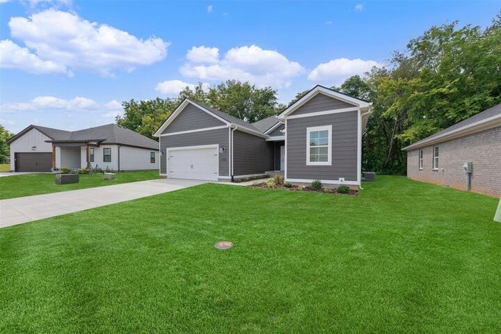 Property Photo:  560 Pleasant Meadow Circle  KY 42101 
