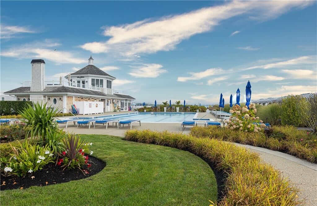 Property Photo:  44 Wimbledon Circle  RI 02871 
