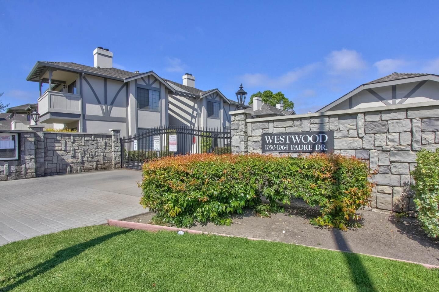 Property Photo: 1051 Riker Street 5 CA 93901
