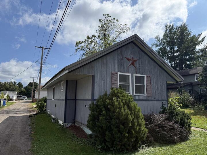 Property Photo:  712 Vine Street  WI 53965 