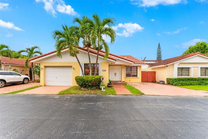 Property Photo:  7480 SW 114th Pl  FL 33173 