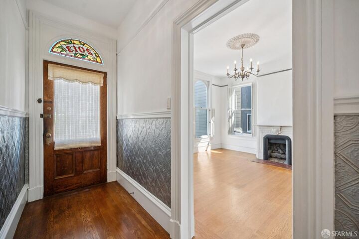 Property Photo:  2033 Broderick Street  CA 94115 