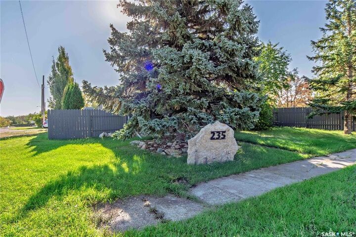 Property Photo:  235 4th Street  SK S0K 3J0 