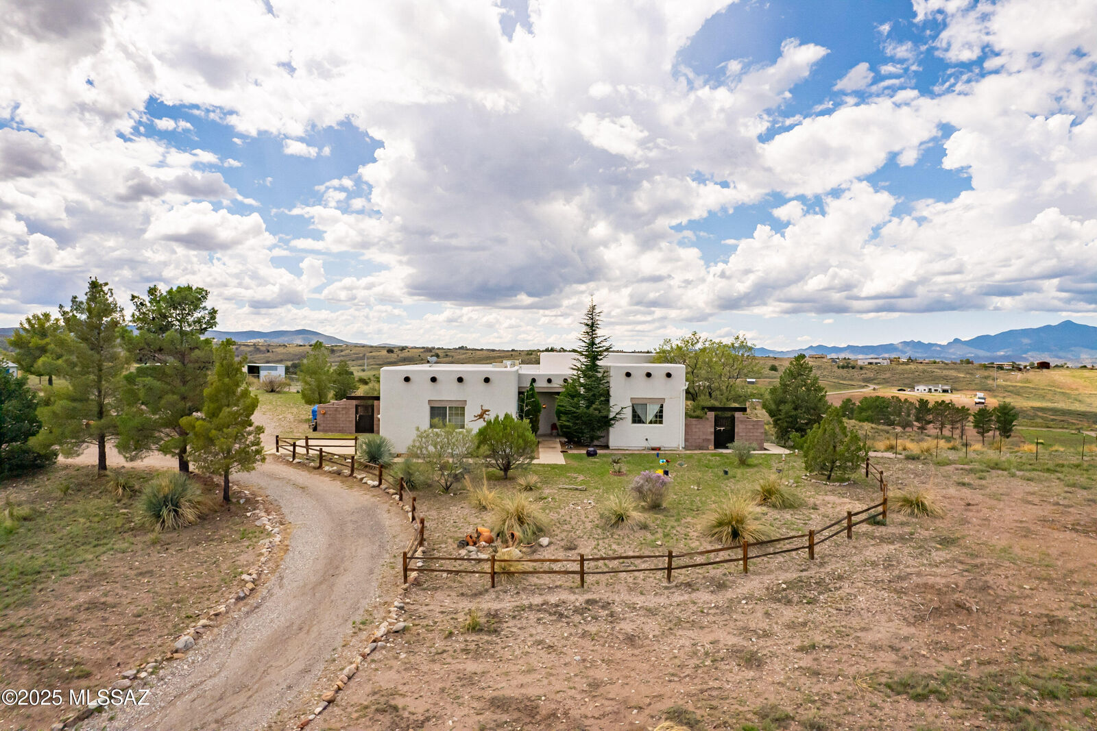 Property Photo:  98 Paint Trail  AZ 85637 