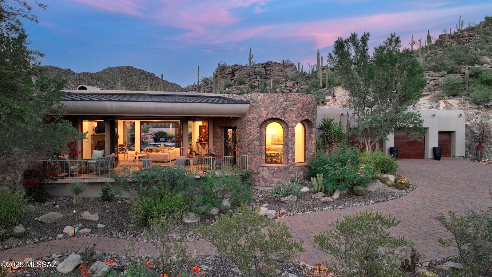 Property Photo:  13971 N Jims Deadend Place  AZ 85658 