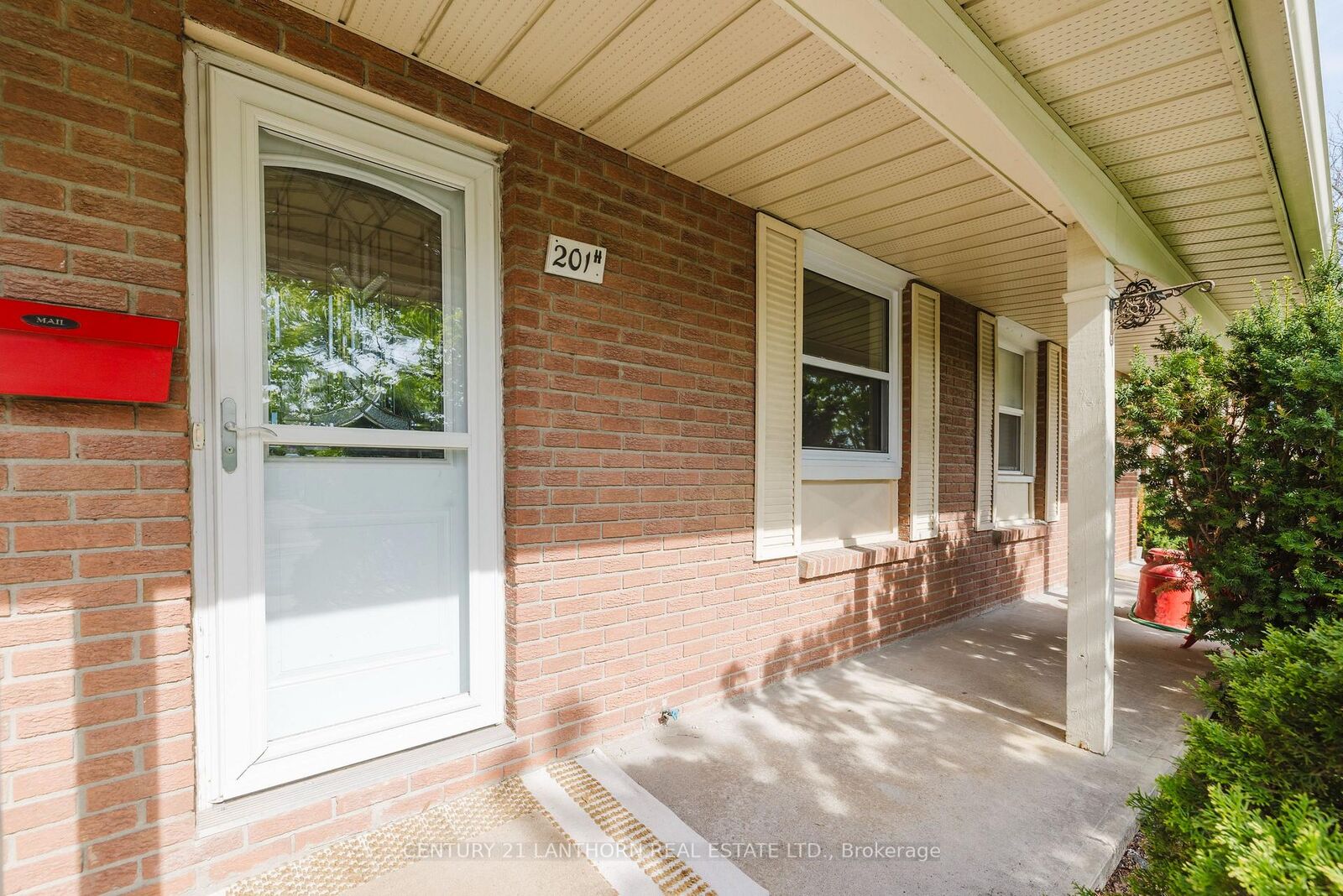 Property Photo: 201 North Park Street H ON K8P 4T9