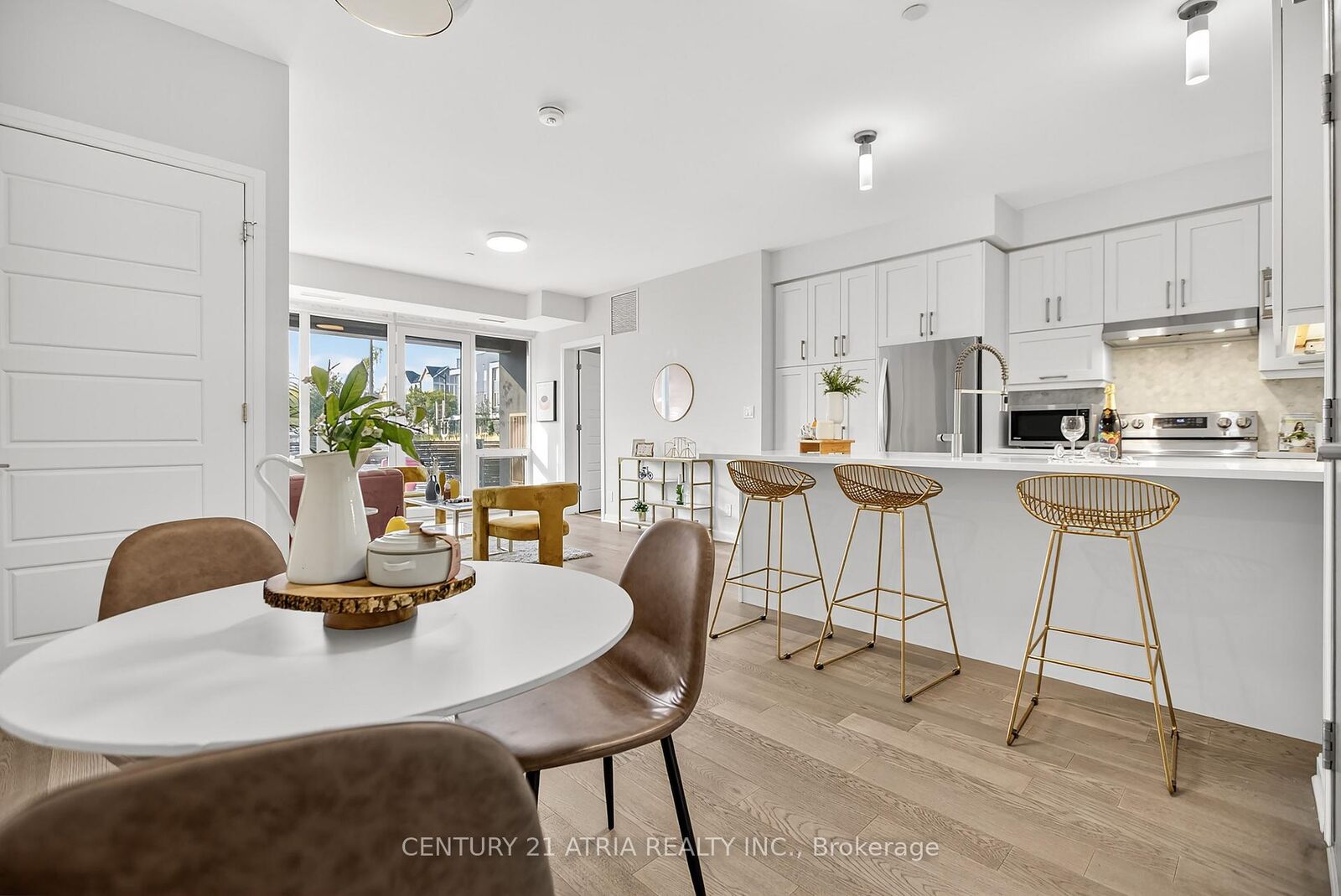 Property Photo: 3028 Creekshore Common 113 ON L5M 5K6