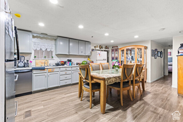 Property Photo:  1146 W Carmellia Dr 33  UT 84123 