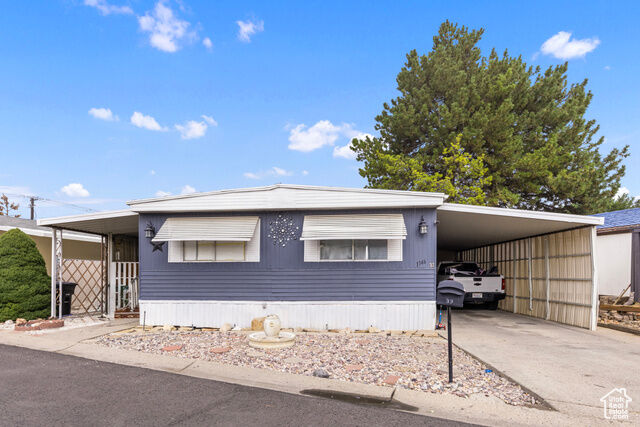 Property Photo: 1146 W Carmellia Dr 33 UT 84123
