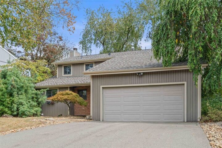 Property Photo:  17 Cambria Point  PA 15209 