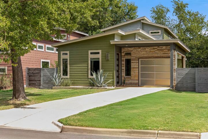 Property Photo:  936 E 50th Street  TX 78751 