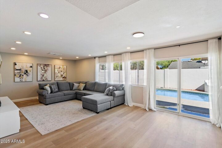 Property Photo: 8716 E Mitchell Drive AZ 85251