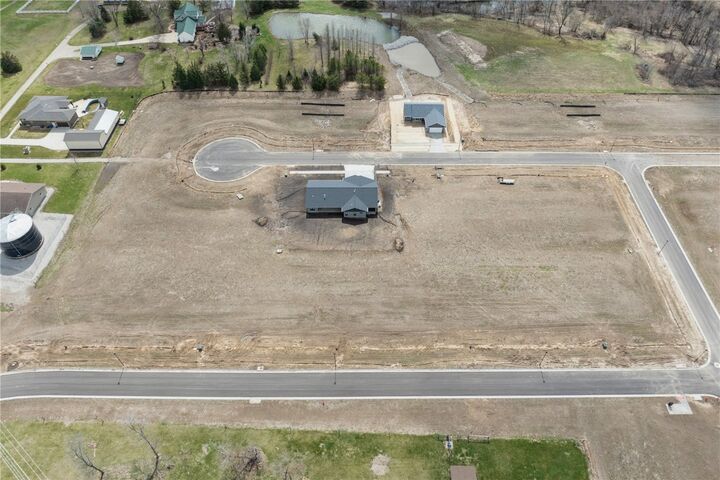 Property Photo:  105 Meadow Drive  IA 52332 