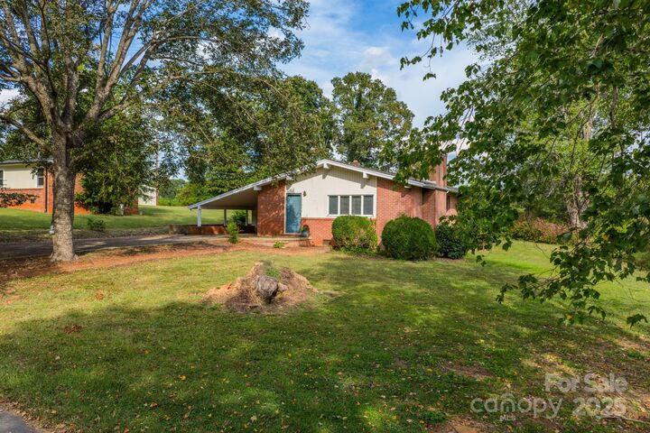 Property Photo: 1724 31st Street NE NC 28601