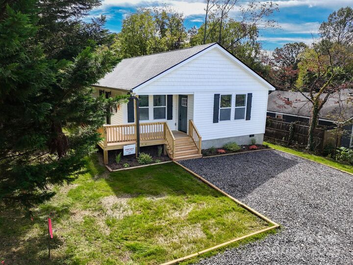 Property Photo:  26 Crest Avenue  NC 28803 